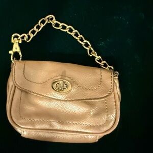 Women’s Small gold Chain wristlet unbranded 5”W X 3”H